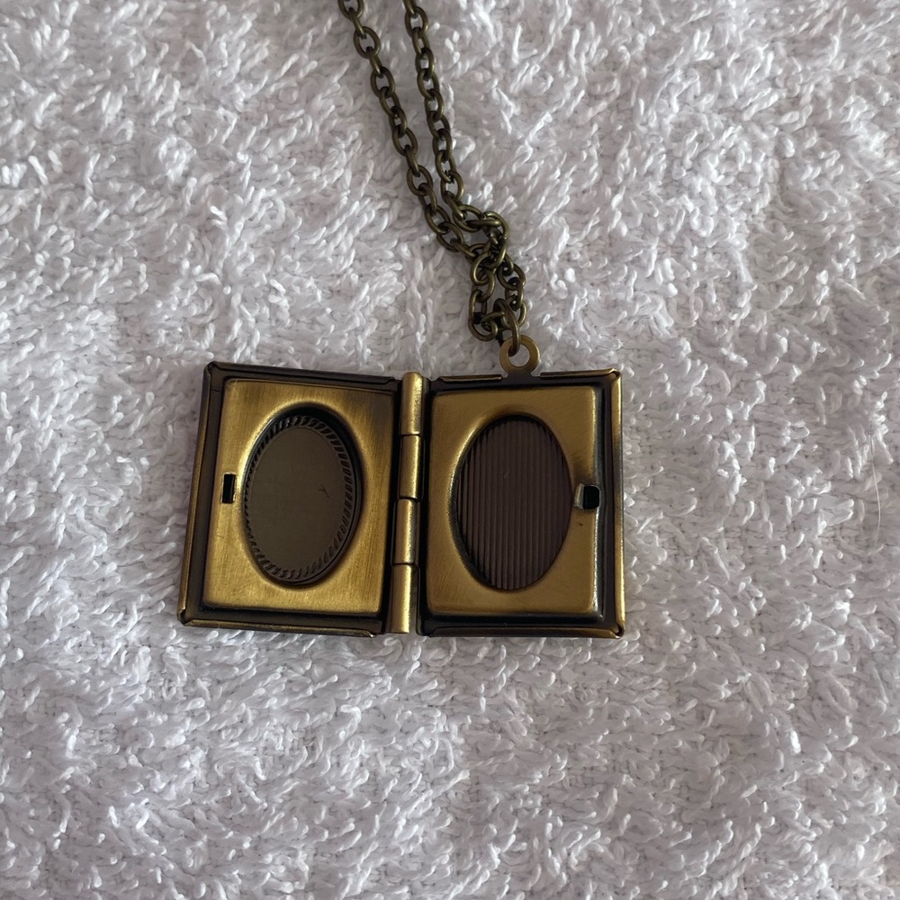 Burn Book Rustic Necklace - Picture 4 of 5